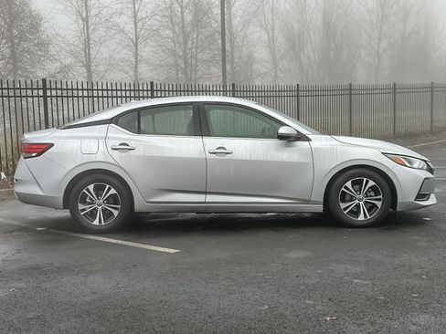 Used 2021 Nissan Sentra SV image 3