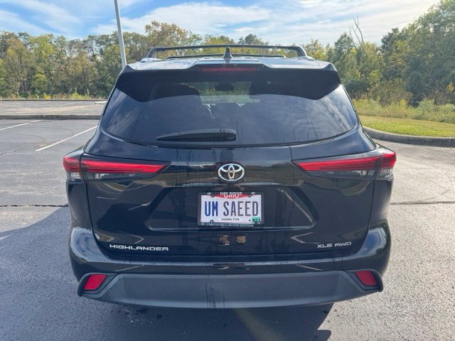 Used 2021 Toyota Highlander XLE AWD/4WD image 4