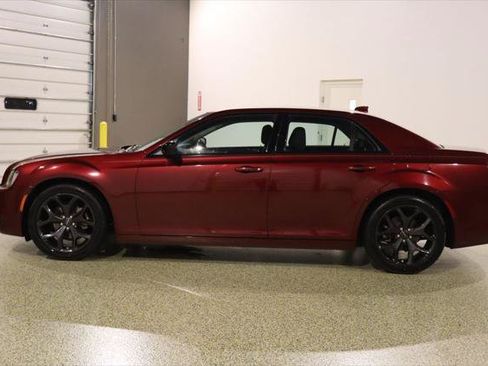 Used 2022 Chrysler 300 Touring w/ Sport Appearance Package RWD image 5