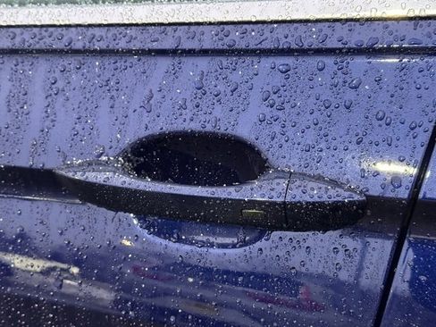 Certified 2022 Volkswagen Tiguan SEL R-Line image 11