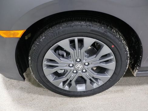 New 2026 Honda Odyssey Touring image 7