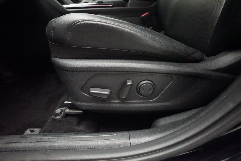 Used 2025 Kia Sportage EX AWD/4WD image 30