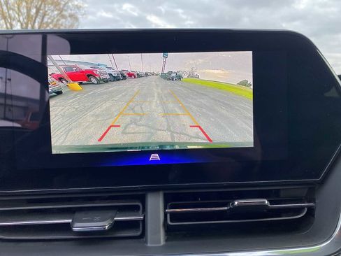 Used 2024 Chevrolet Trax ACTIV w/ Sunroof Package image 14