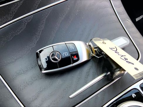 Used 2023 Mercedes-Benz E 450 Cabriolet image 12