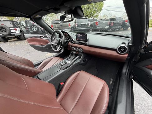 Used 2018 MAZDA MX-5 Miata RF Grand Touring RWD image 11