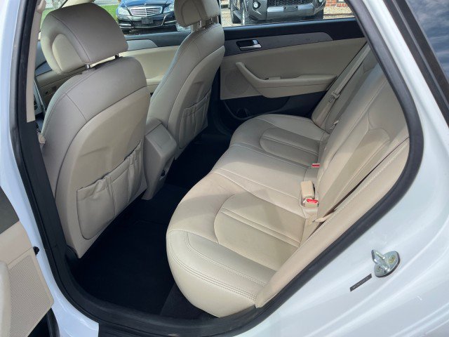 Used 2015 Hyundai Sonata SE FWD image 15