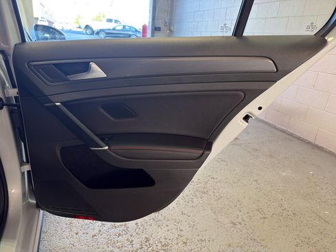 Used 2018 Volkswagen GTI Autobahn FWD image 25