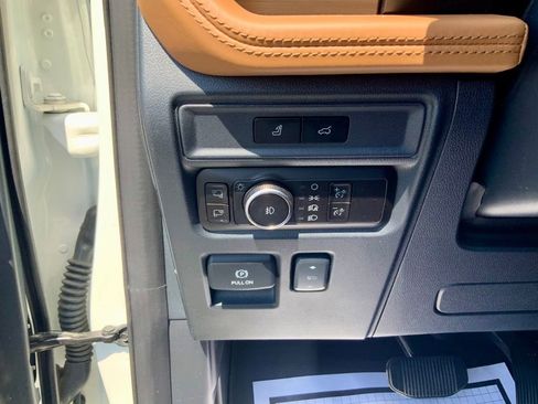 Used 2023 Ford Expedition Platinum AWD/4WD image 20