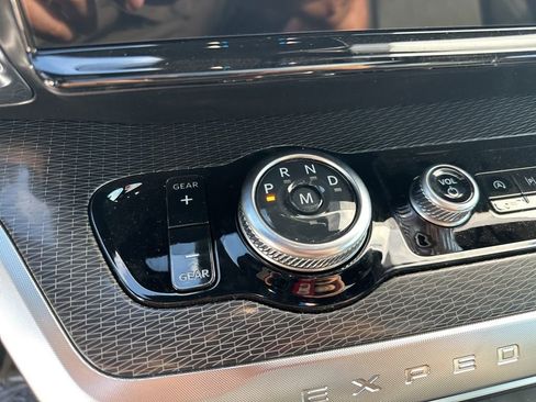 New 2025 Ford Expedition Max Platinum w/ Stealth Performance Package image 30