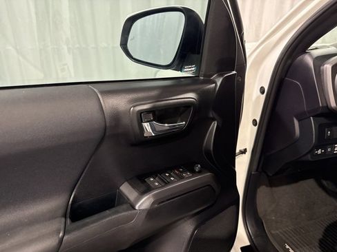 Used 2021 Toyota Tacoma TRD Sport image 16