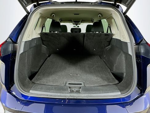 Used 2024 Nissan Rogue SV image 27