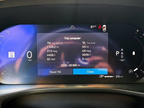 Used 2024 Volvo XC40 B5 Plus w/ Protection Package Premier AWD/4WD image 12