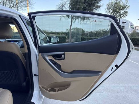 Used 2012 Hyundai Elantra Limited w/ Technology Pkg 5 image 11