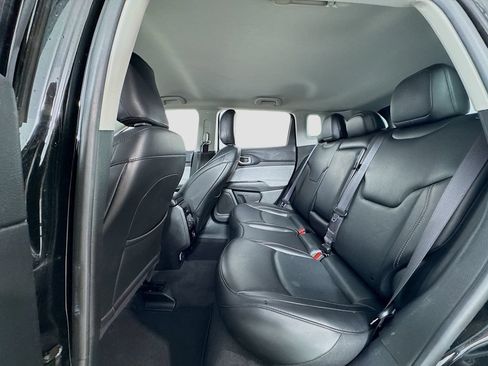 Used 2022 Jeep Compass Latitude AWD/4WD image 11