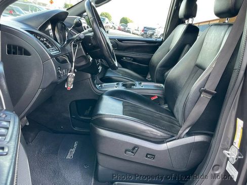 Used 2016 Dodge Grand Caravan SXT image 7