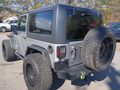 Used 2018 Jeep Wrangler Sport AWD/4WD image 8