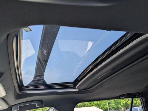 Used 2020 Toyota RAV4 XSE w/ XSE Grade Weather Package AWD/4WD image 18