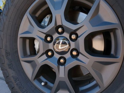 Used 2025 Lexus GX 550 AWD/4WD image 48