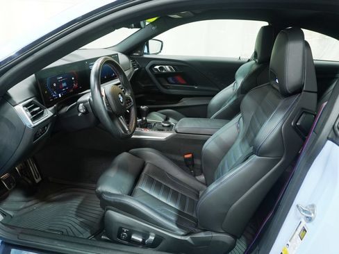 Used 2023 BMW M2 w/ Lighting Package RWD image 9