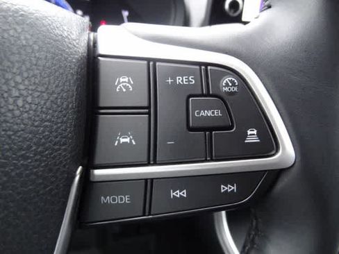 Used 2025 Toyota Grand Highlander AWD image 21