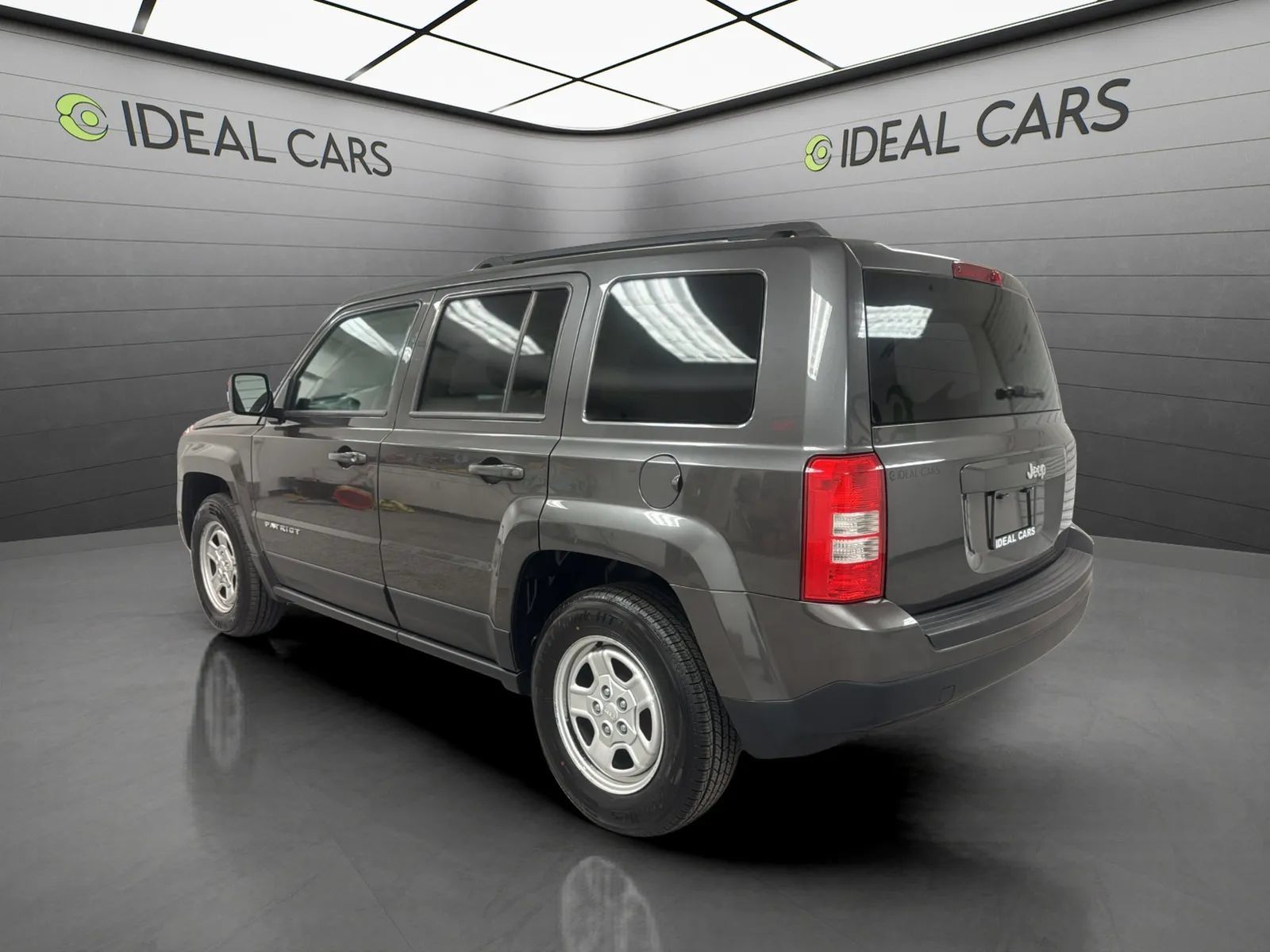 Used 2015 Jeep Patriot Sport w/ Power Value Group FWD image 7
