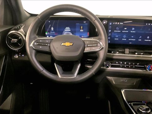 Used 2026 Chevrolet Equinox LT FWD image 5