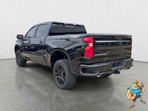 Used 2024 Chevrolet Silverado 1500 LT Trail Boss w/ Convenience Package II AWD/4WD image 7