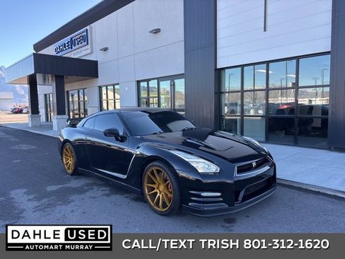 Used 2015 Nissan GT-R Premium image 1