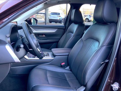 Used 2024 MAZDA CX-90 Plug-In Hybrid w/ Premium Pkg image 8