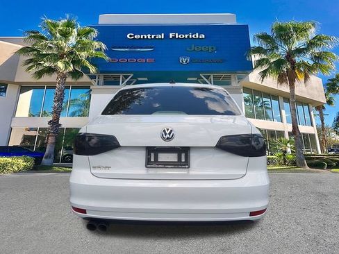 Used 2017 Volkswagen Jetta SE FWD image 6