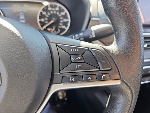 Used 2024 Nissan Altima 2.5 SV image 30