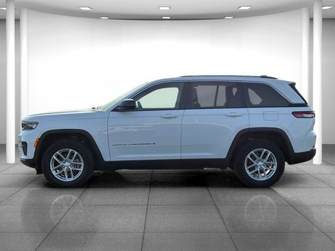 Used 2023 Jeep Grand Cherokee Laredo w/ Luxury Tech Group I image 4