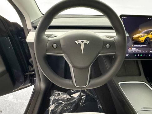 Used 2023 Tesla Model Y Long Range AWD/4WD image 10