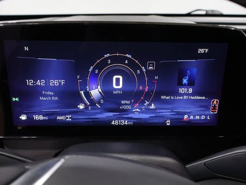 Used 2024 Chevrolet Traverse LT image 39