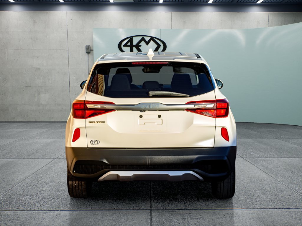Used 2023 Kia Seltos LX AWD/4WD image 4