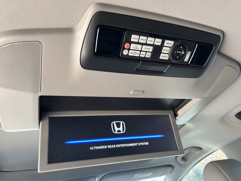 Used 2016 Honda Odyssey Touring Elite image 29