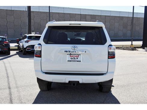 Used 2023 Toyota 4Runner SR5 Premium image 6