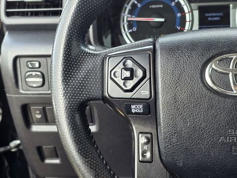 Used 2018 Toyota 4Runner TRD Off-Road Premium image 25