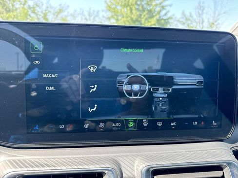 Used 2024 Ford Mustang GT Premium RWD image 17