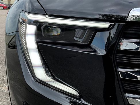 Used 2024 GMC Acadia Elevation image 41