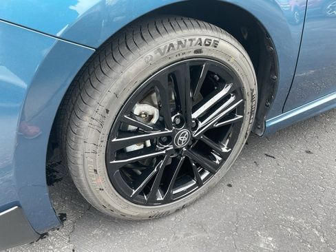 Used 2025 Toyota Camry SE image 3