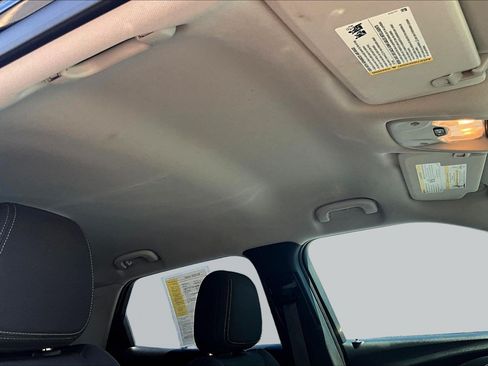 Used 2023 Chevrolet TrailBlazer LT w/ Convenience Package AWD/4WD image 19