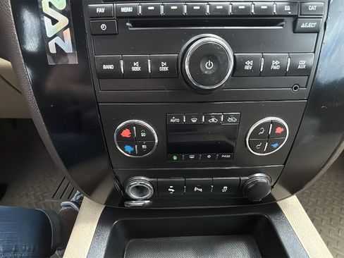 Used 2013 Chevrolet Avalanche LT w/ All-Star Edition image 21