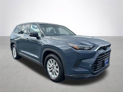 Used 2025 Toyota Grand Highlander AWD image 5