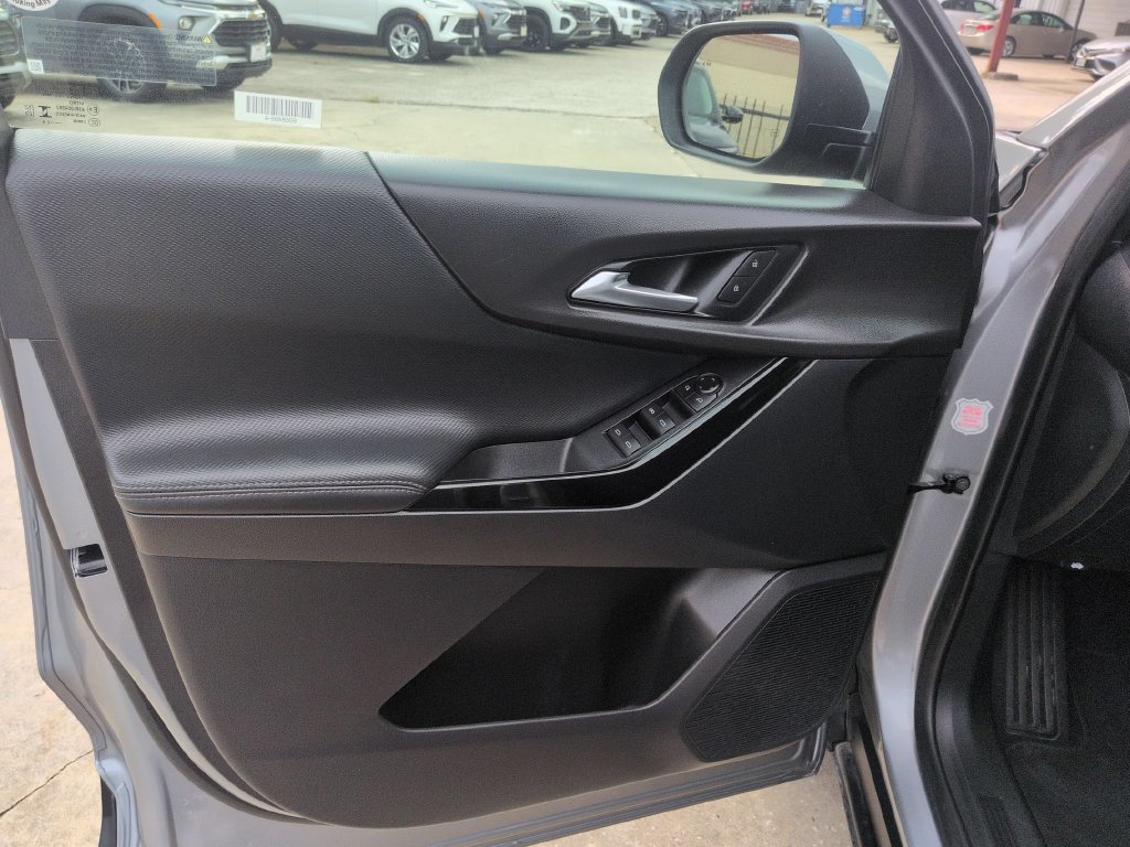 Used 2026 Chevrolet Equinox LT AWD/4WD image 11