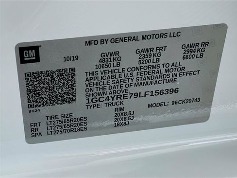 Used 2020 Chevrolet Silverado 2500 High Country w/ Safety Package II image 36