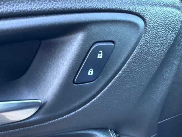 Used 2023 Buick Encore GX Select w/ Sport Touring Package FWD image 13