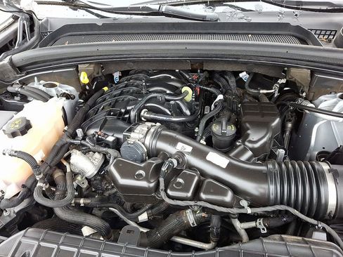 Used 2022 Jeep Grand Cherokee Limited AWD/4WD image 30