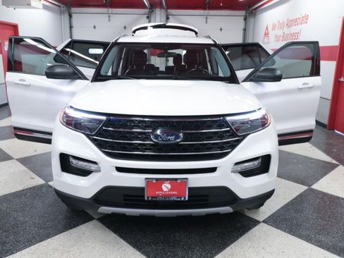 Used 2021 Ford Explorer XLT w/ Equipment Group 202A RWD image 28
