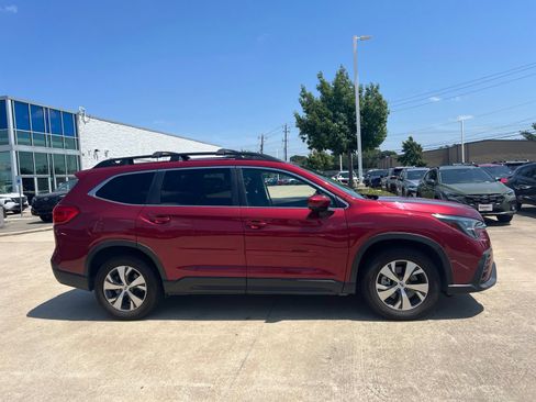 Used 2024 Subaru Ascent Premium w/ Convenience Package AWD/4WD image 3